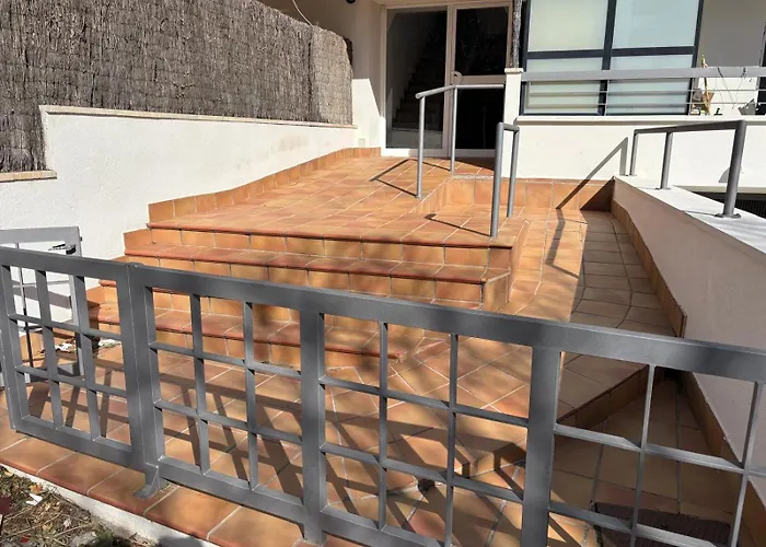 Francesc Macia, 公寓 锡切斯