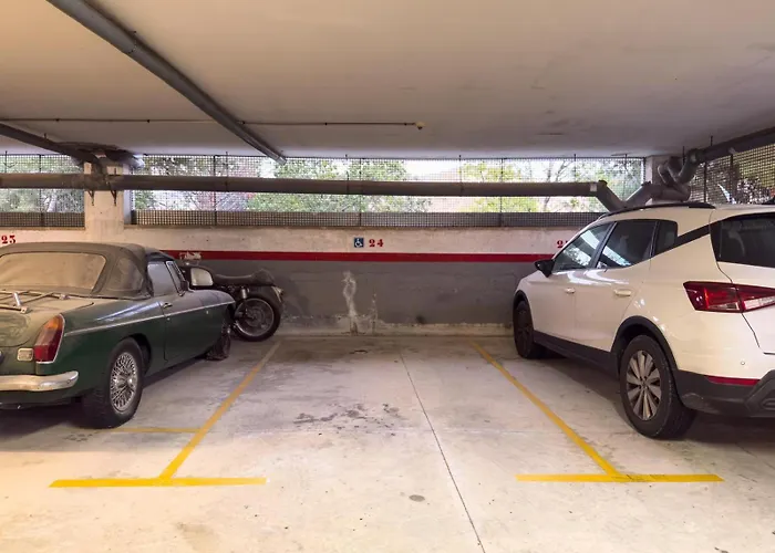 Διαμέρισμα Francesc Macia, *